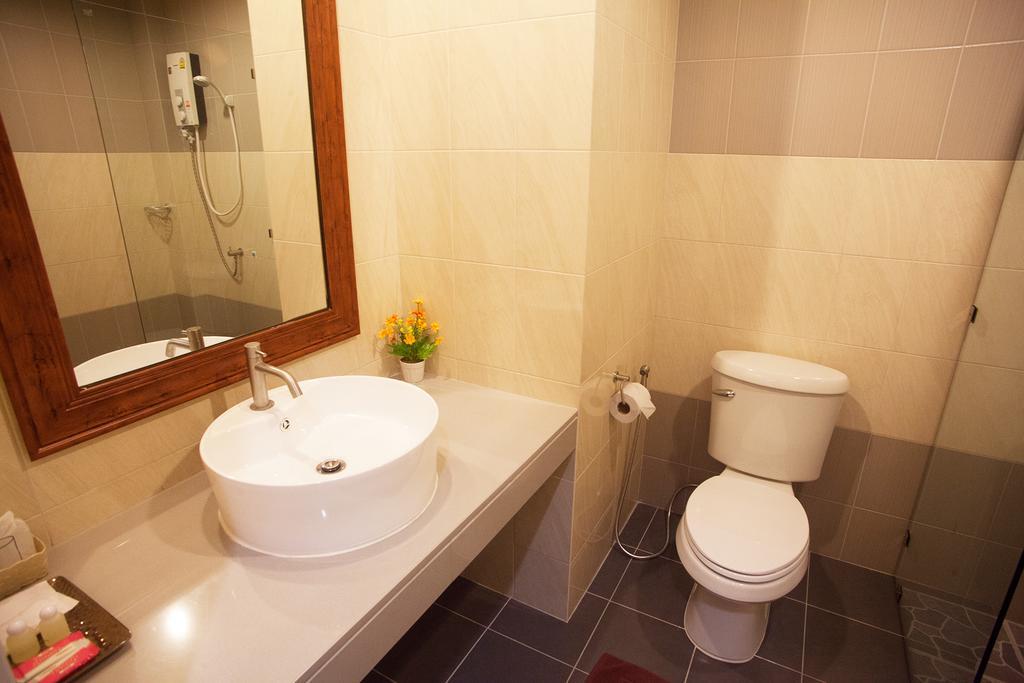 Morage Hotel Phitsanulok Exterior foto